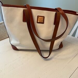 DOONEY & BOURKE CHARLESTON SHOPPER BAG in Bone